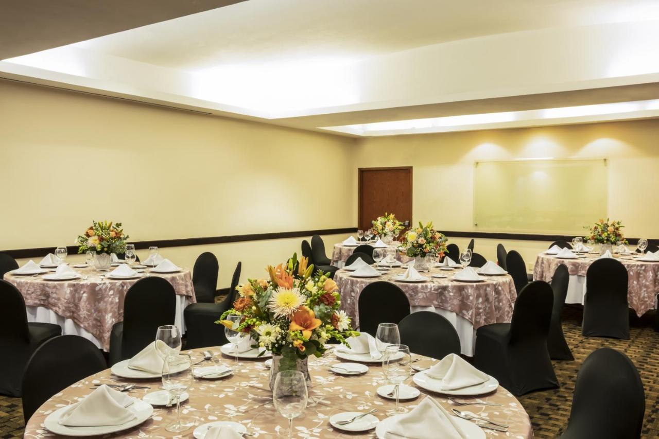 Fiesta Inn Express San Luis Potosi Oriente Eksteriør billede